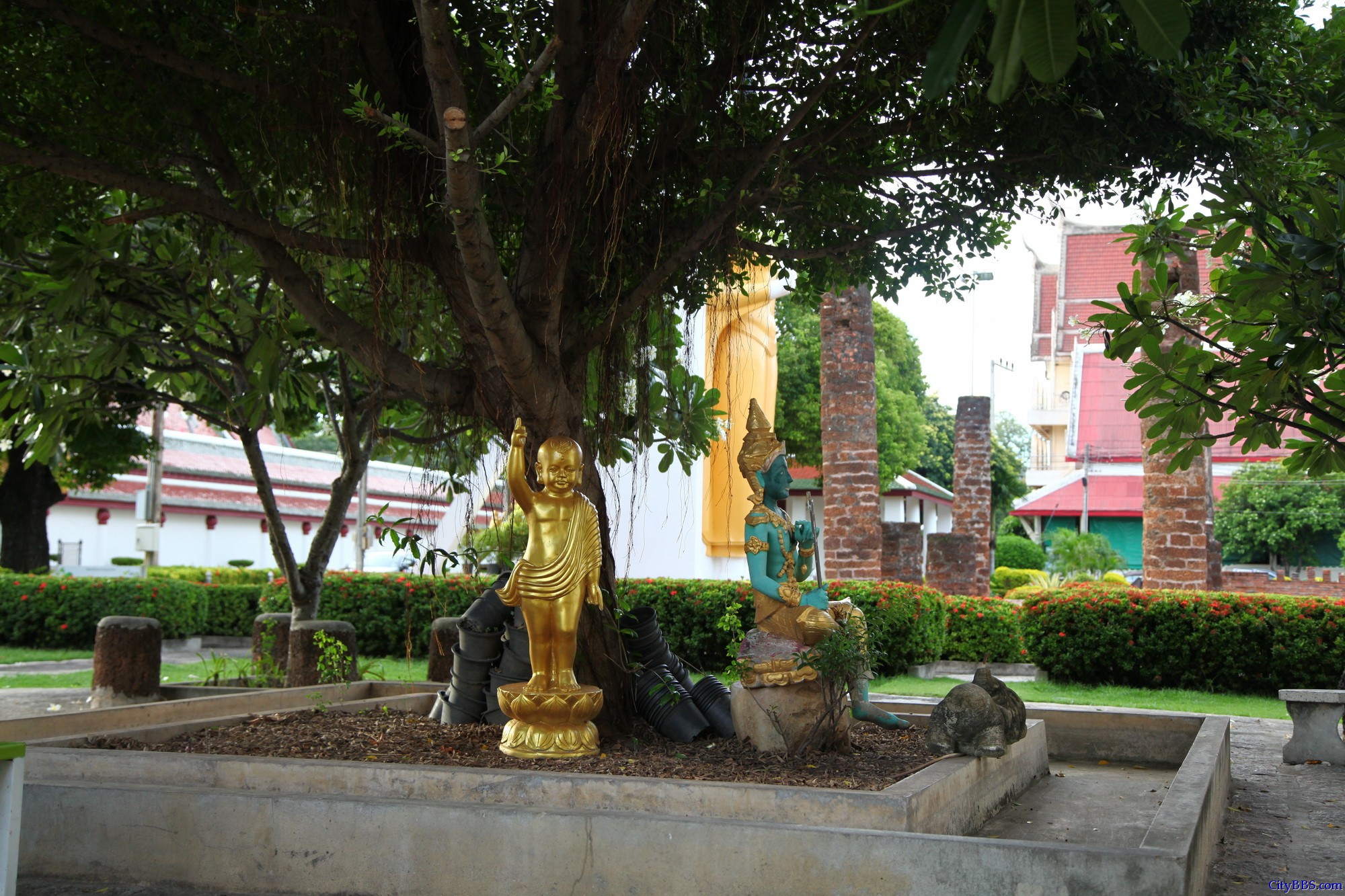 彭世洛（Phitsanulok）斯吗哈搭寺，当地称为Wat Yai(大庙)